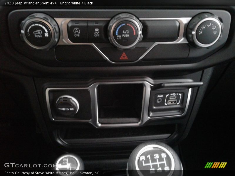 Bright White / Black 2020 Jeep Wrangler Sport 4x4