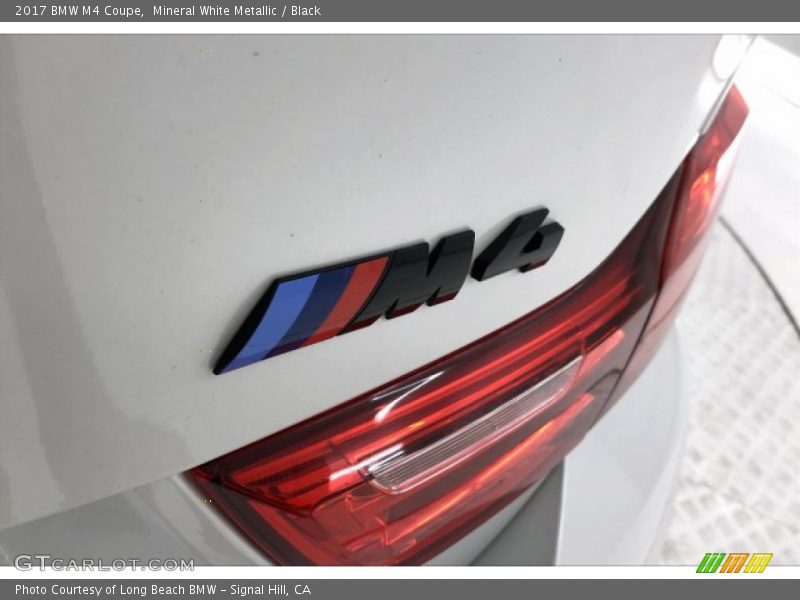 Mineral White Metallic / Black 2017 BMW M4 Coupe