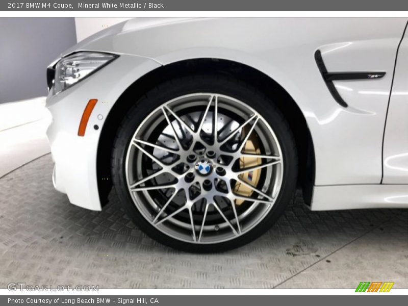 Mineral White Metallic / Black 2017 BMW M4 Coupe
