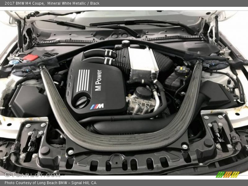 Mineral White Metallic / Black 2017 BMW M4 Coupe
