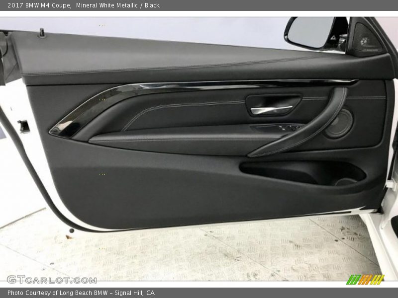 Mineral White Metallic / Black 2017 BMW M4 Coupe