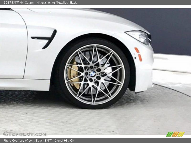 Mineral White Metallic / Black 2017 BMW M4 Coupe