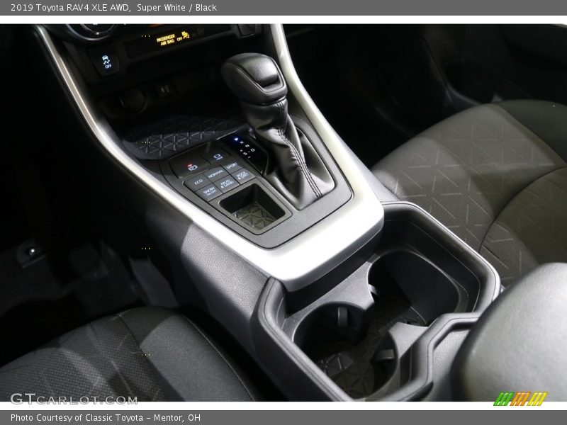 Super White / Black 2019 Toyota RAV4 XLE AWD