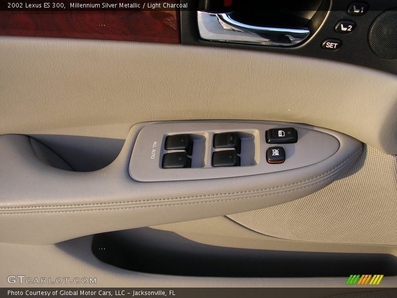 Millennium Silver Metallic / Light Charcoal 2002 Lexus ES 300