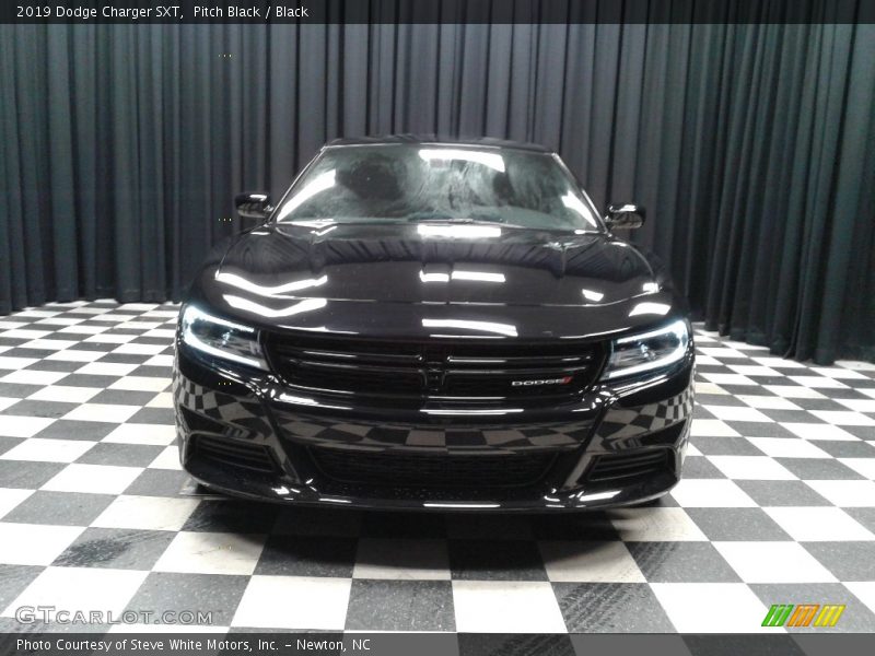 Pitch Black / Black 2019 Dodge Charger SXT