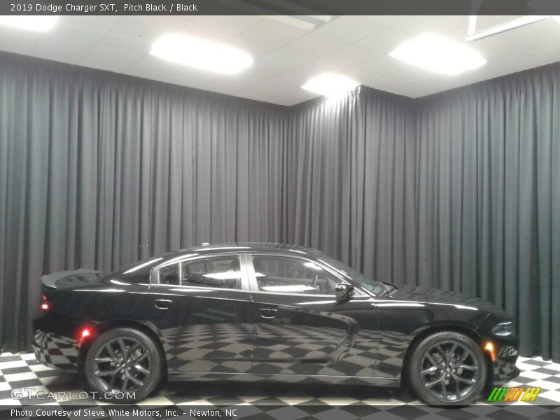 Pitch Black / Black 2019 Dodge Charger SXT