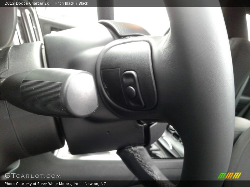 Pitch Black / Black 2019 Dodge Charger SXT