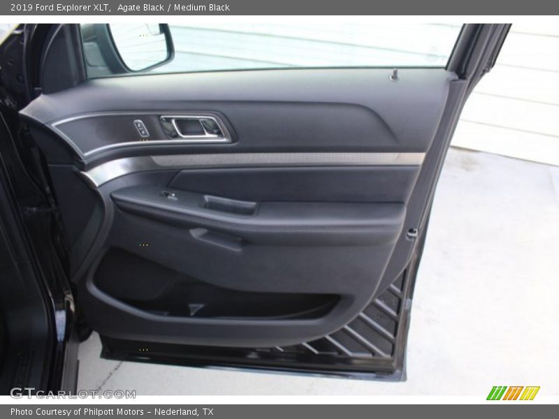 Agate Black / Medium Black 2019 Ford Explorer XLT