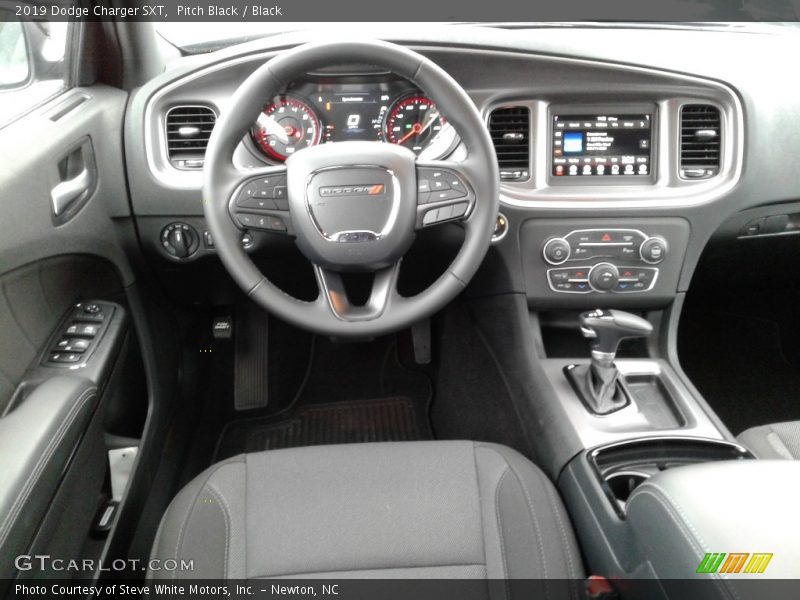 Pitch Black / Black 2019 Dodge Charger SXT