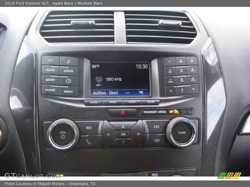 Agate Black / Medium Black 2019 Ford Explorer XLT
