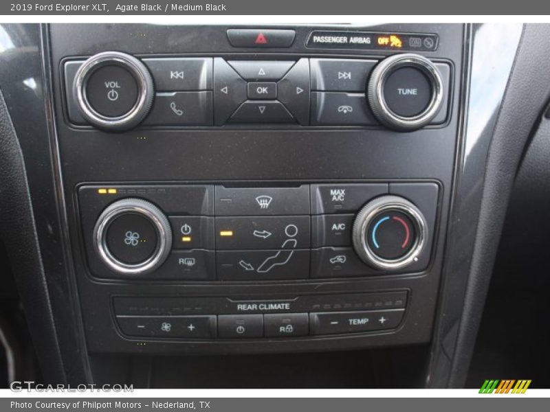 Agate Black / Medium Black 2019 Ford Explorer XLT