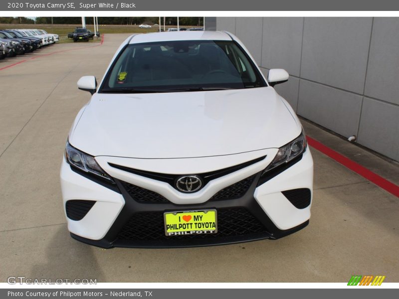 Super White / Black 2020 Toyota Camry SE