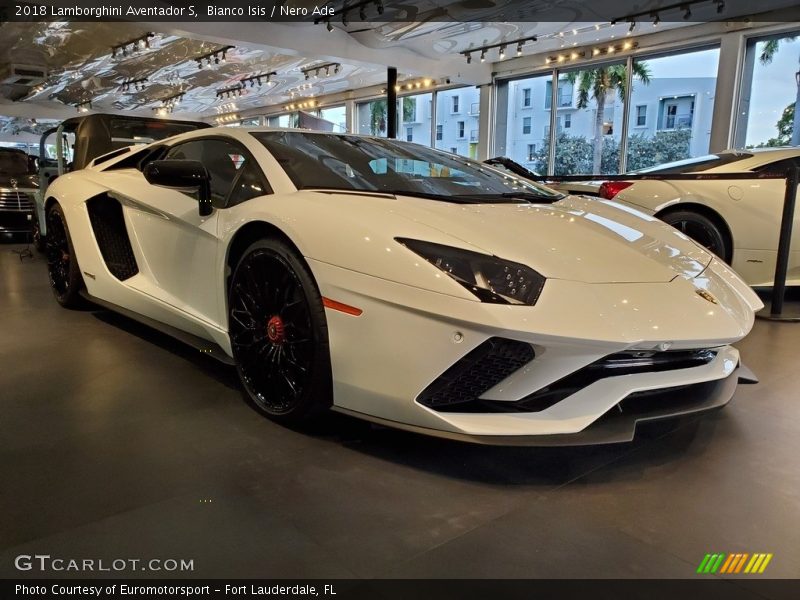  2018 Aventador S Bianco Isis