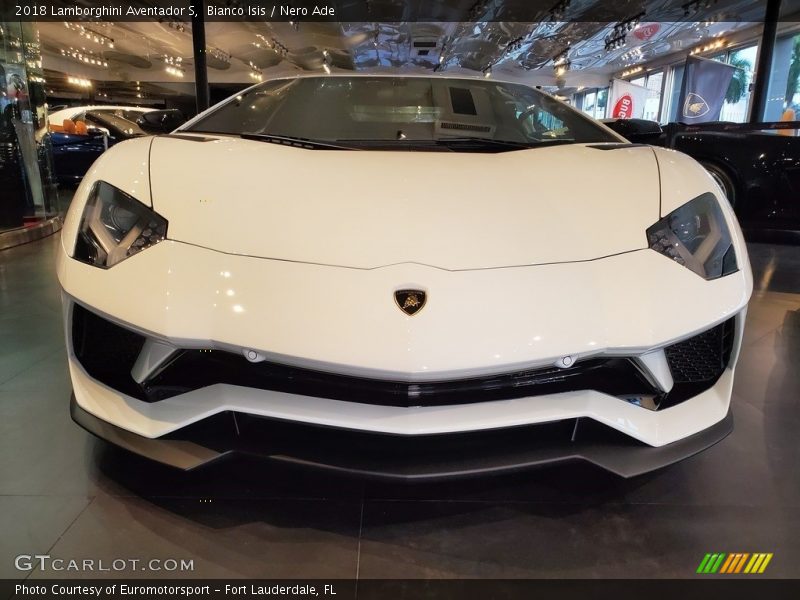 Bianco Isis / Nero Ade 2018 Lamborghini Aventador S