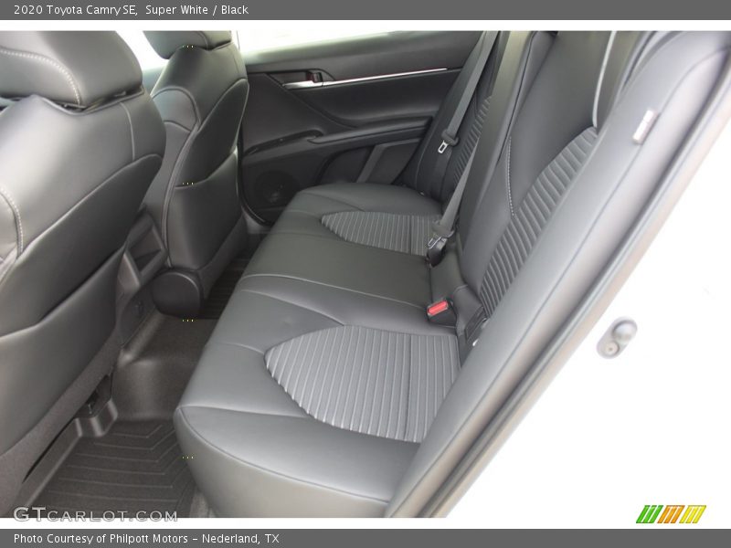 Super White / Black 2020 Toyota Camry SE