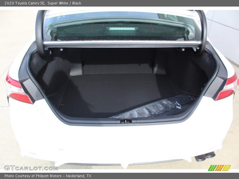 Super White / Black 2020 Toyota Camry SE