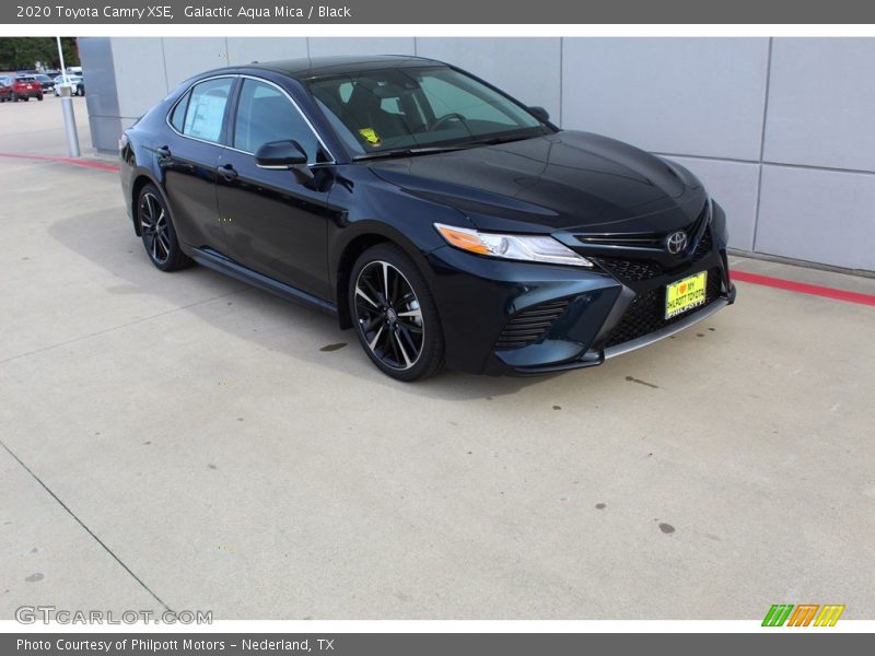 Front 3/4 View of 2020 Camry XSE