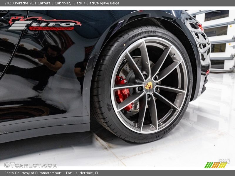 Black / Black/Mojave Beige 2020 Porsche 911 Carrera S Cabriolet