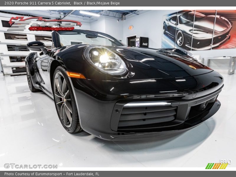 Black / Black/Mojave Beige 2020 Porsche 911 Carrera S Cabriolet