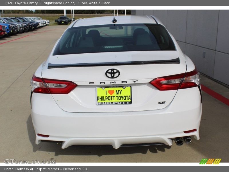 Super White / Black 2020 Toyota Camry SE Nightshade Edition