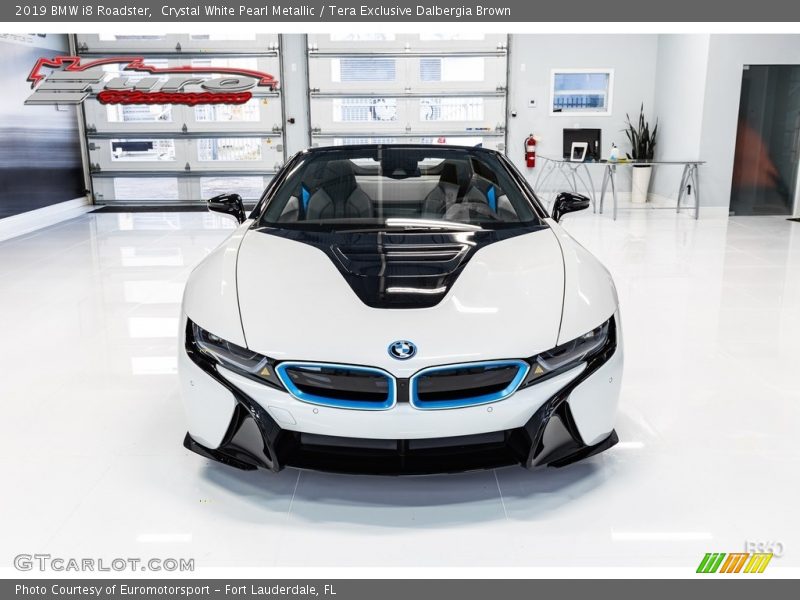 Crystal White Pearl Metallic / Tera Exclusive Dalbergia Brown 2019 BMW i8 Roadster