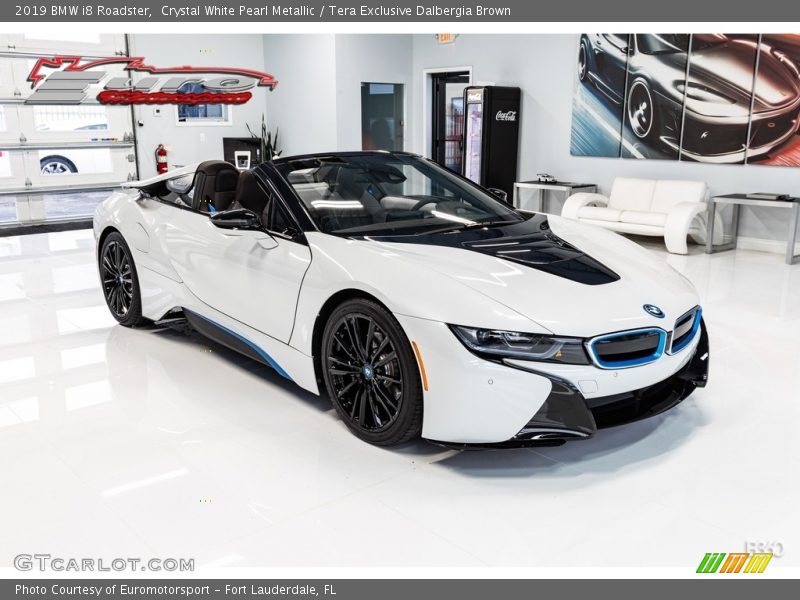 Crystal White Pearl Metallic / Tera Exclusive Dalbergia Brown 2019 BMW i8 Roadster