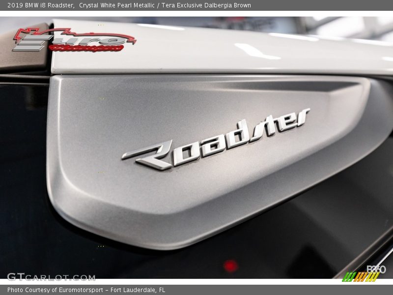 Crystal White Pearl Metallic / Tera Exclusive Dalbergia Brown 2019 BMW i8 Roadster