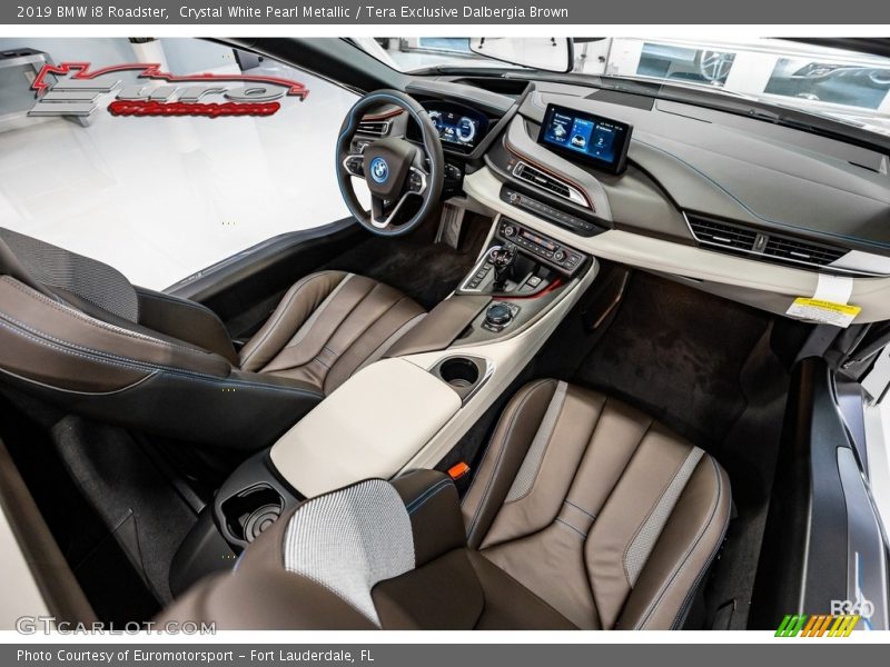 Crystal White Pearl Metallic / Tera Exclusive Dalbergia Brown 2019 BMW i8 Roadster