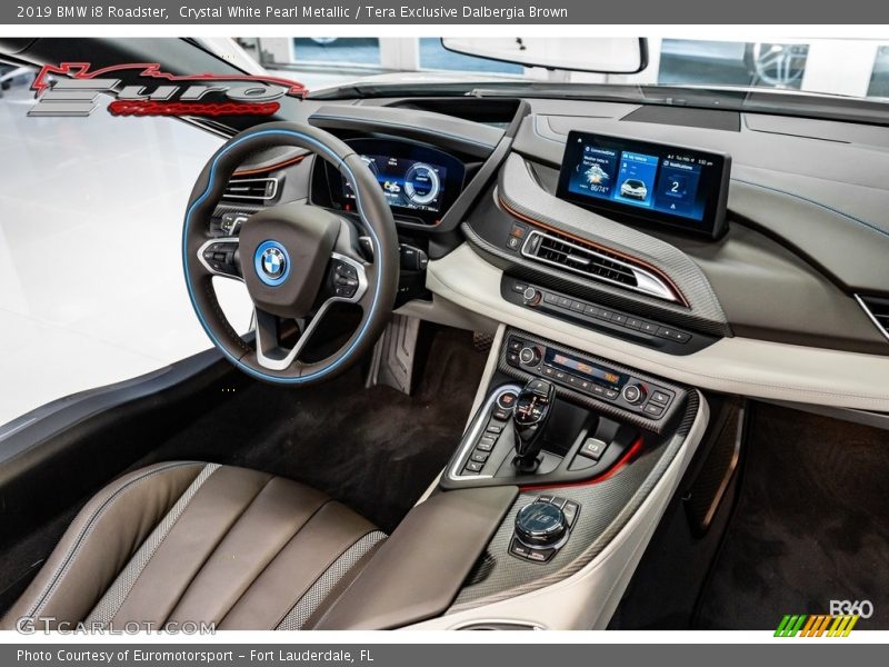 Crystal White Pearl Metallic / Tera Exclusive Dalbergia Brown 2019 BMW i8 Roadster