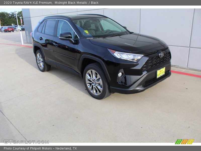 Front 3/4 View of 2020 RAV4 XLE Premium