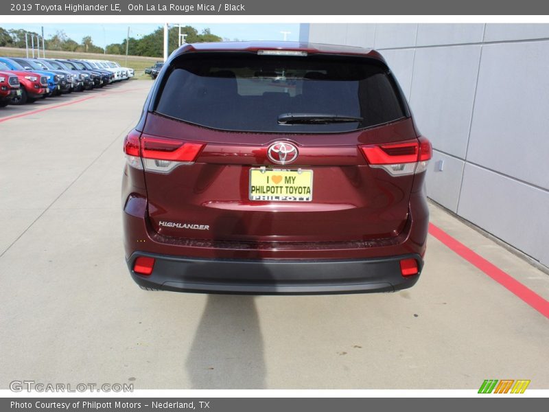 Ooh La La Rouge Mica / Black 2019 Toyota Highlander LE