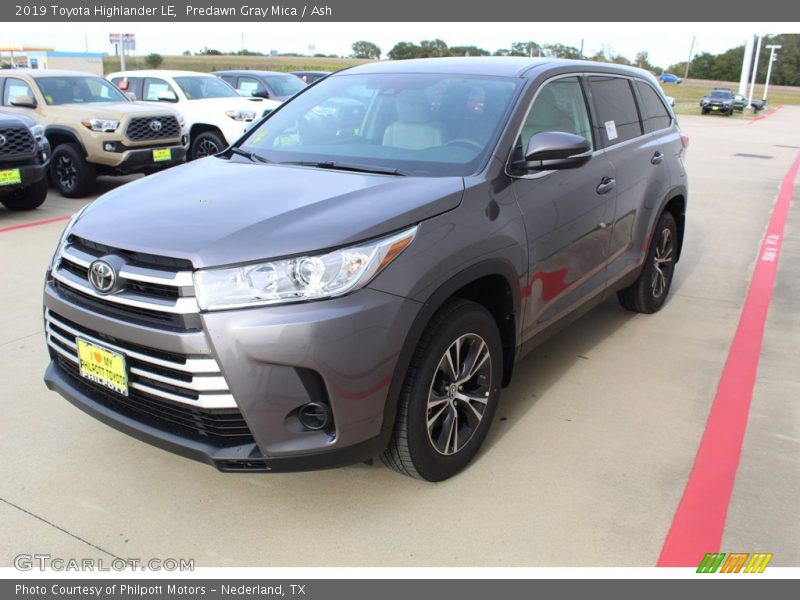 Predawn Gray Mica / Ash 2019 Toyota Highlander LE