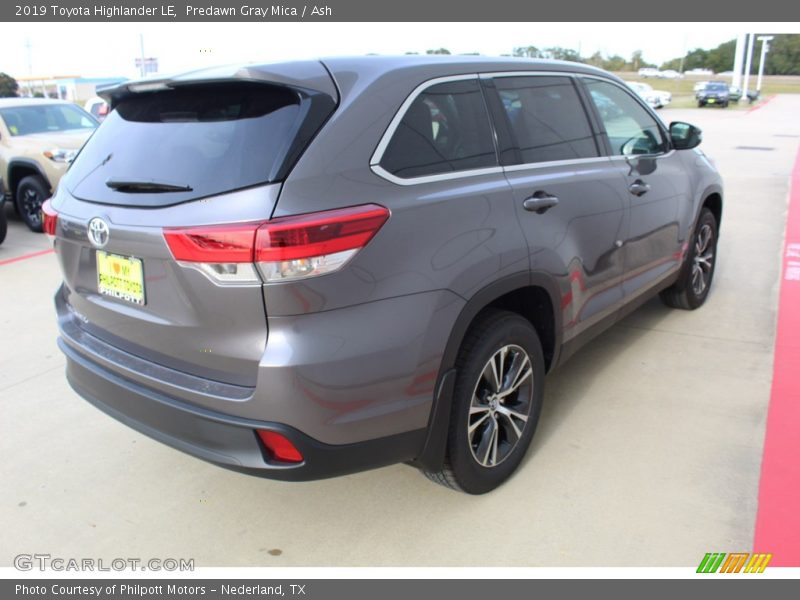Predawn Gray Mica / Ash 2019 Toyota Highlander LE