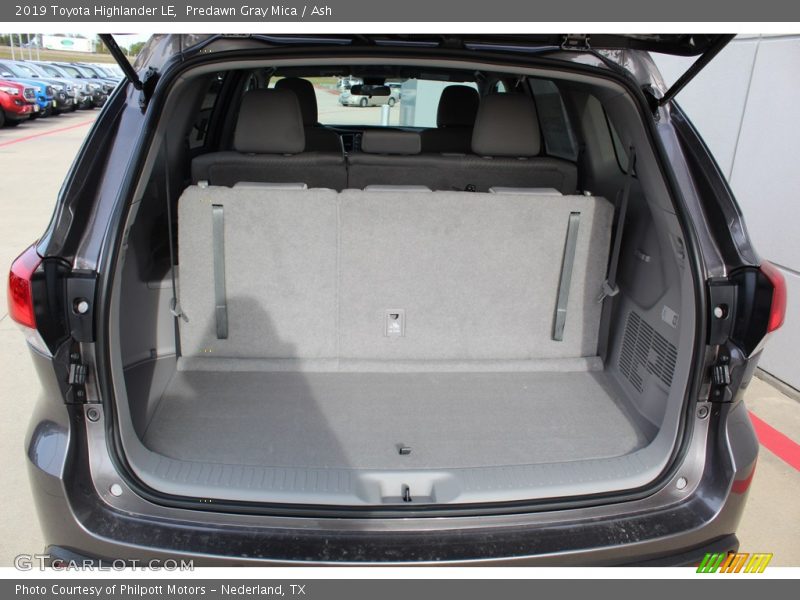 Predawn Gray Mica / Ash 2019 Toyota Highlander LE