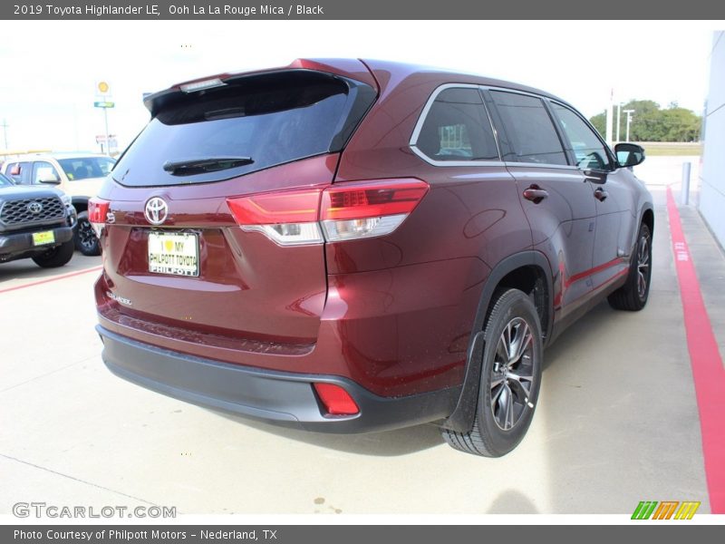 Ooh La La Rouge Mica / Black 2019 Toyota Highlander LE