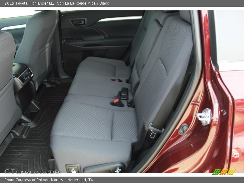Ooh La La Rouge Mica / Black 2019 Toyota Highlander LE