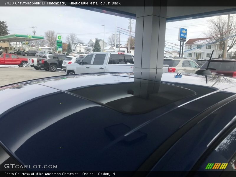 Kinetic Blue Metallic / Jet Black 2020 Chevrolet Sonic LT Hatchback