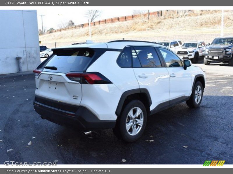 Super White / Black 2019 Toyota RAV4 XLE AWD