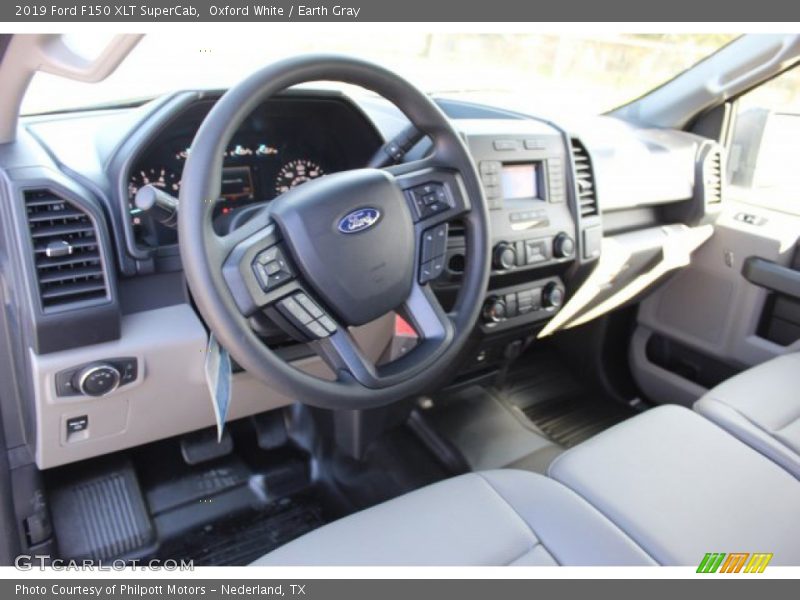 Oxford White / Earth Gray 2019 Ford F150 XLT SuperCab