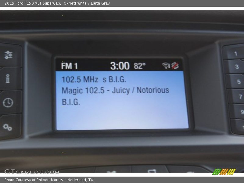 Oxford White / Earth Gray 2019 Ford F150 XLT SuperCab
