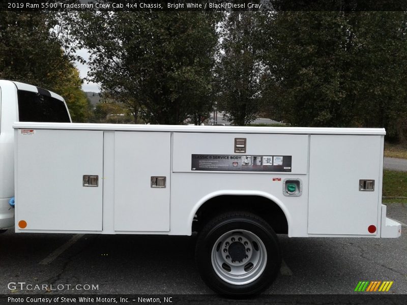 Bright White / Black/Diesel Gray 2019 Ram 5500 Tradesman Crew Cab 4x4 Chassis