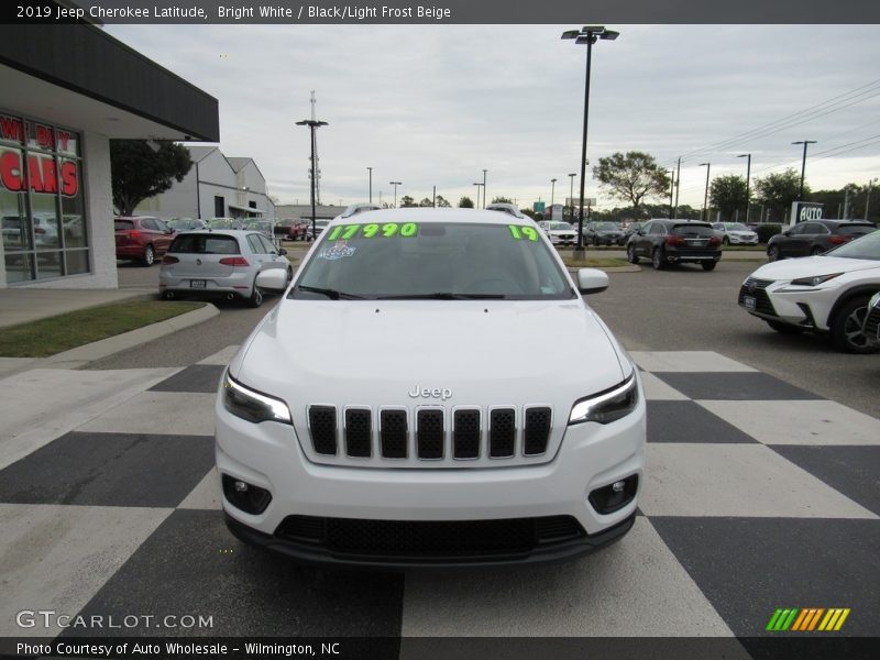 Bright White / Black/Light Frost Beige 2019 Jeep Cherokee Latitude