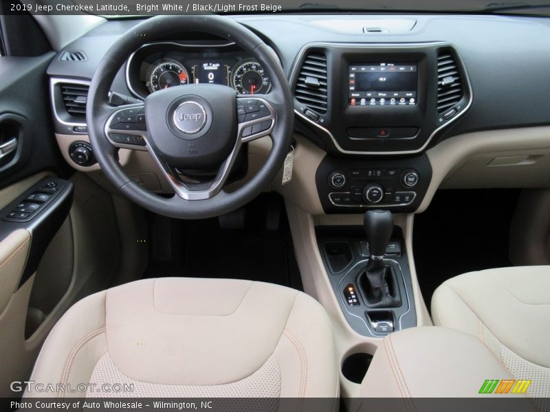 Bright White / Black/Light Frost Beige 2019 Jeep Cherokee Latitude