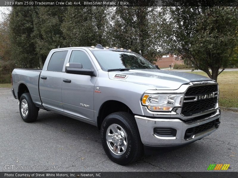 Front 3/4 View of 2019 2500 Tradesman Crew Cab 4x4