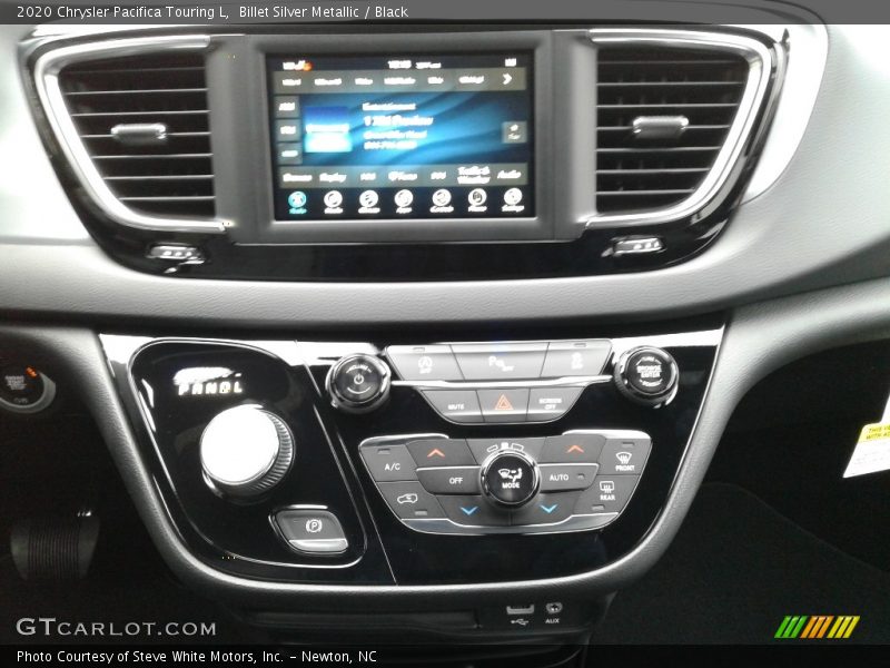 Controls of 2020 Pacifica Touring L