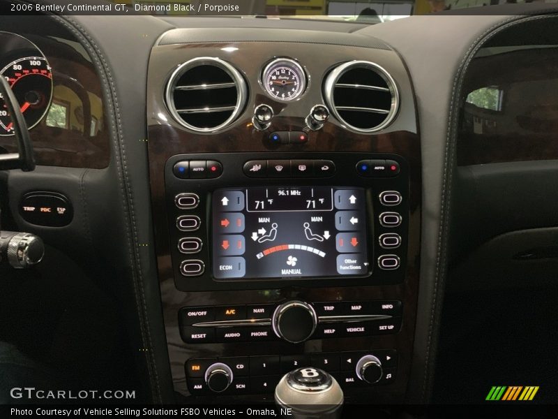 Controls of 2006 Continental GT 