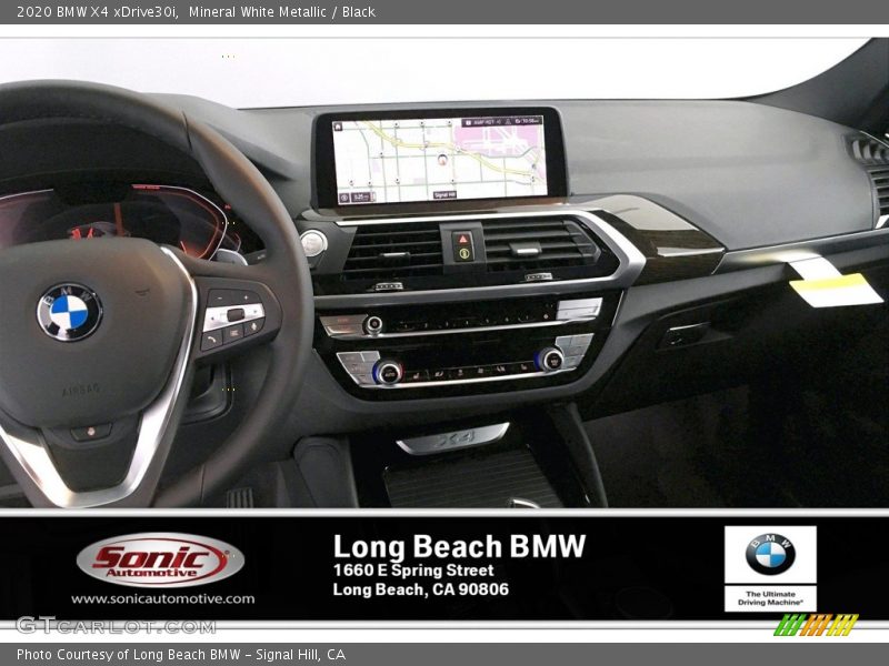 Mineral White Metallic / Black 2020 BMW X4 xDrive30i