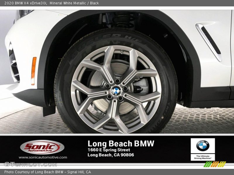 Mineral White Metallic / Black 2020 BMW X4 xDrive30i