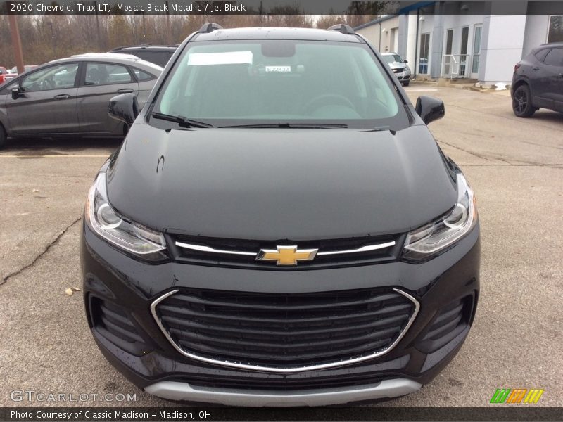 Mosaic Black Metallic / Jet Black 2020 Chevrolet Trax LT