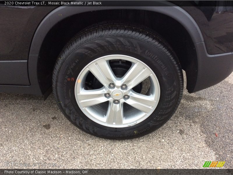 Mosaic Black Metallic / Jet Black 2020 Chevrolet Trax LT